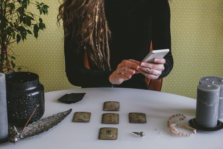 電話占いウィルの口コミ評判|口コミでも人気の当たる先生ランキングTOP3