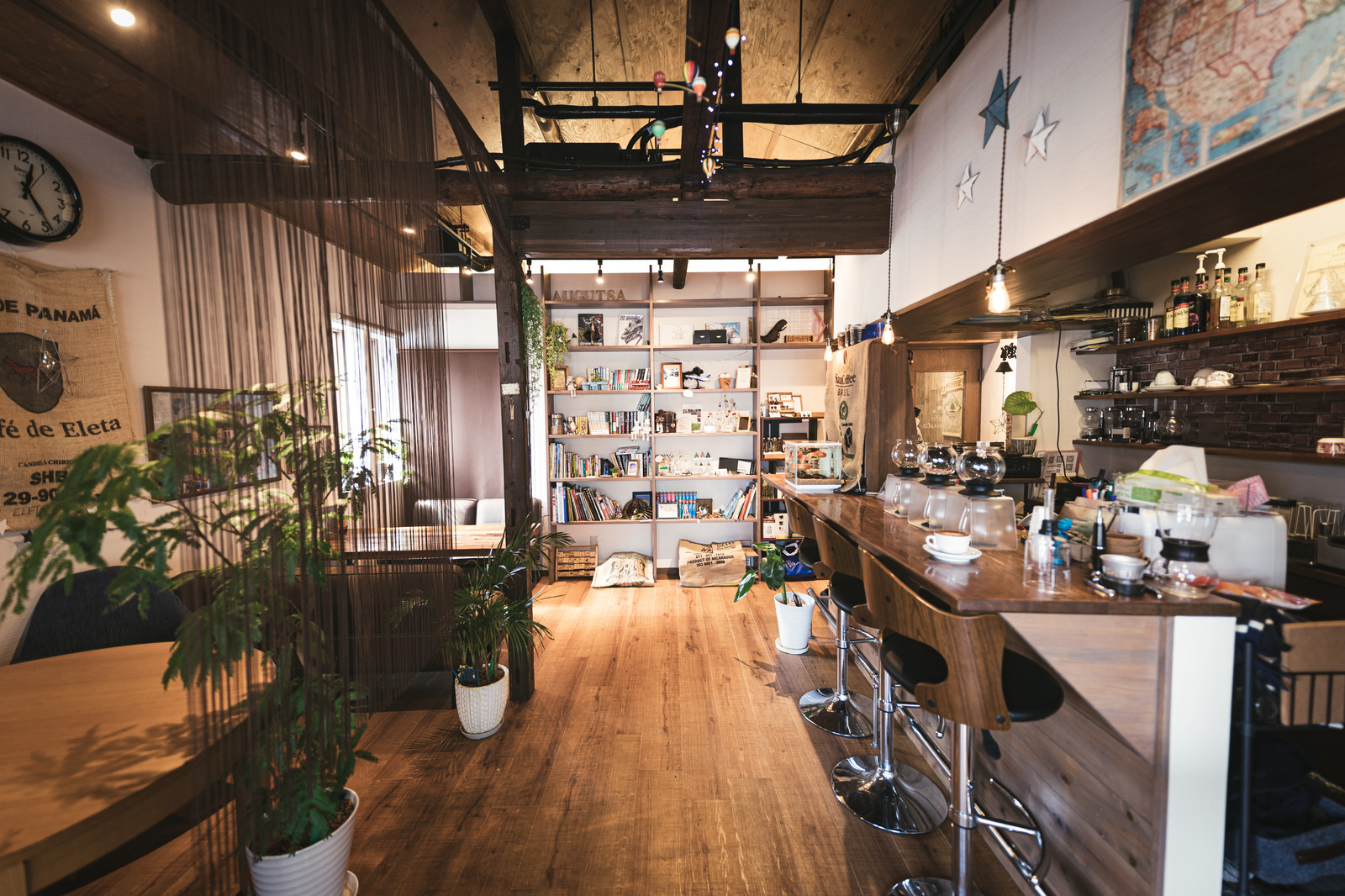 カフェでナンパはメリット多し！かわいい女性を<a href="/sitteku/love-log/1645" class="text-inside-link" target="_blank">ナンパする</a>6つのコツ