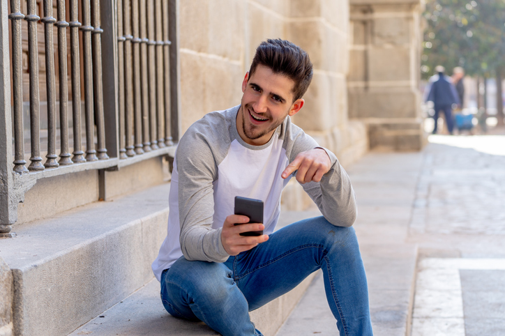 【彼女がいるのに…！】マッチングアプリに潜む彼女持ち男の特徴・見分け方