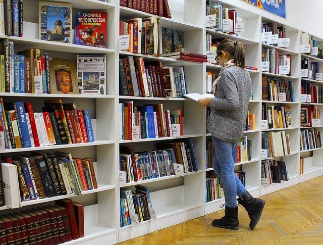 出会い 図書館での出会いに憧れている人は多い!